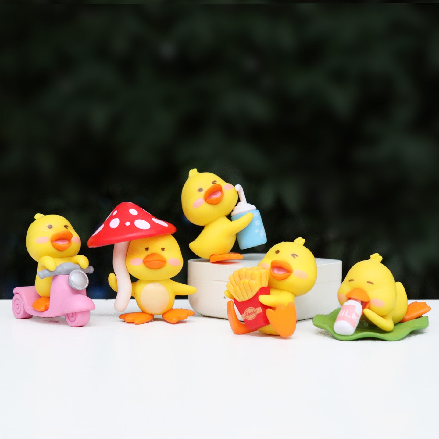 Wholesale Little duck figurine model doll ornaments