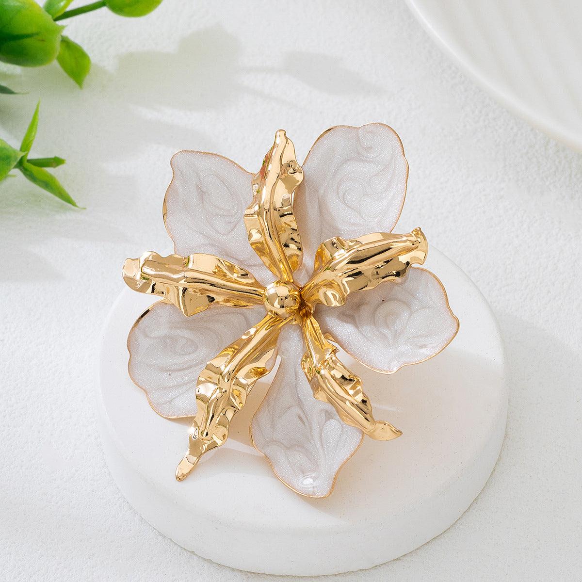 WholesaleExaggerated Enamel Flower Open Ring Golden Petal Design Niche Retro Fashion Hand Jewelry for Women