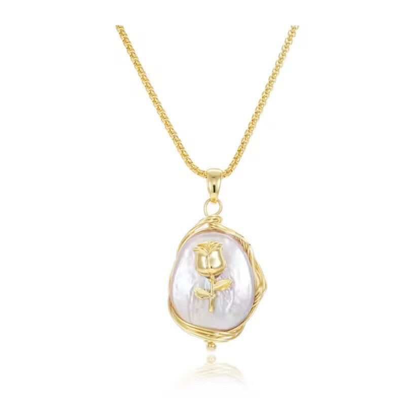 Wholesale  Baroque Freshwater Pearl Necklace  Personality Rose Embellished Brass Winding Necklace