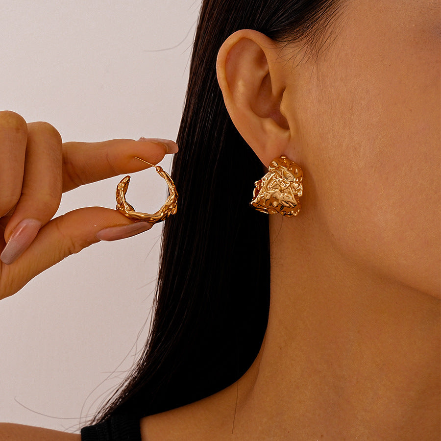 Wholesale  crumpled metallic C-shaped geometric silver stud earrings