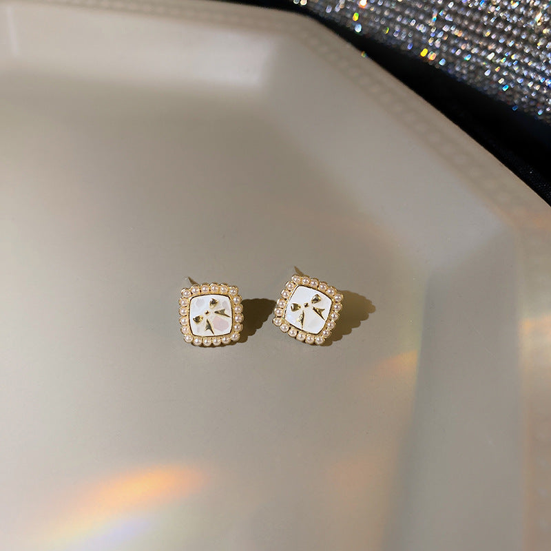 Wholesale Black Camellia Pearl Earrings