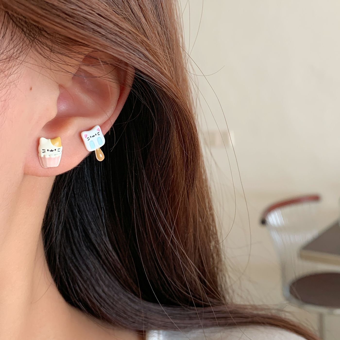 Wholesale Small exquisite and cute earring set asymmetrical dopamine silver needle earrings