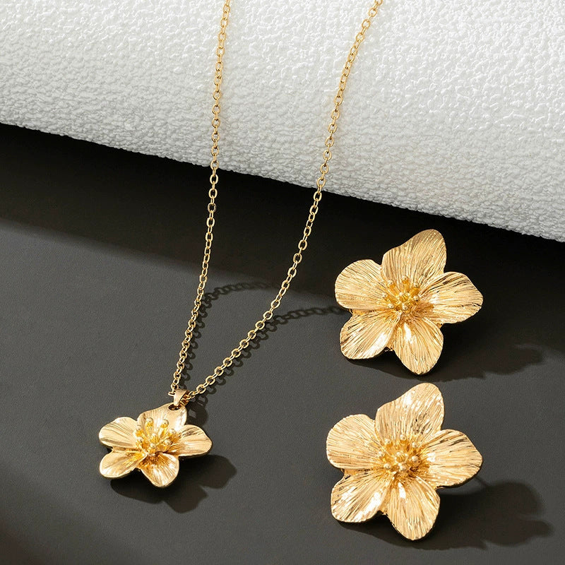 Wholesale Gold Tone Alloy Flower Jewelry Set Chic Floral Pendant Necklace Bracelet Earrings For Women Everyday Wear Fashion Accessory