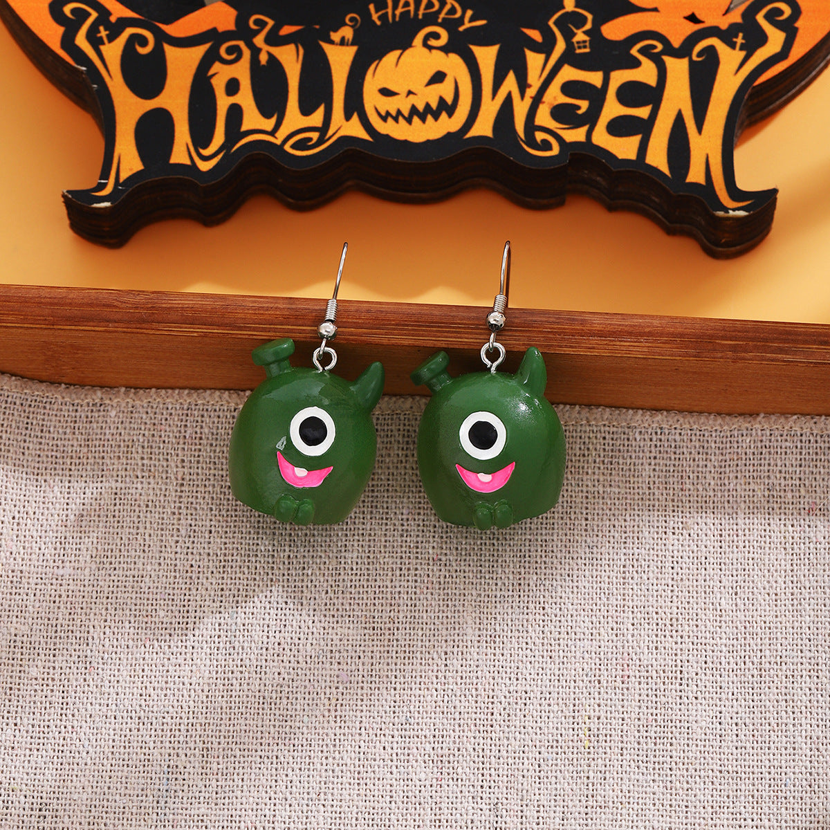 Wholesale  fun cartoon pumpkin ghost resin earrings