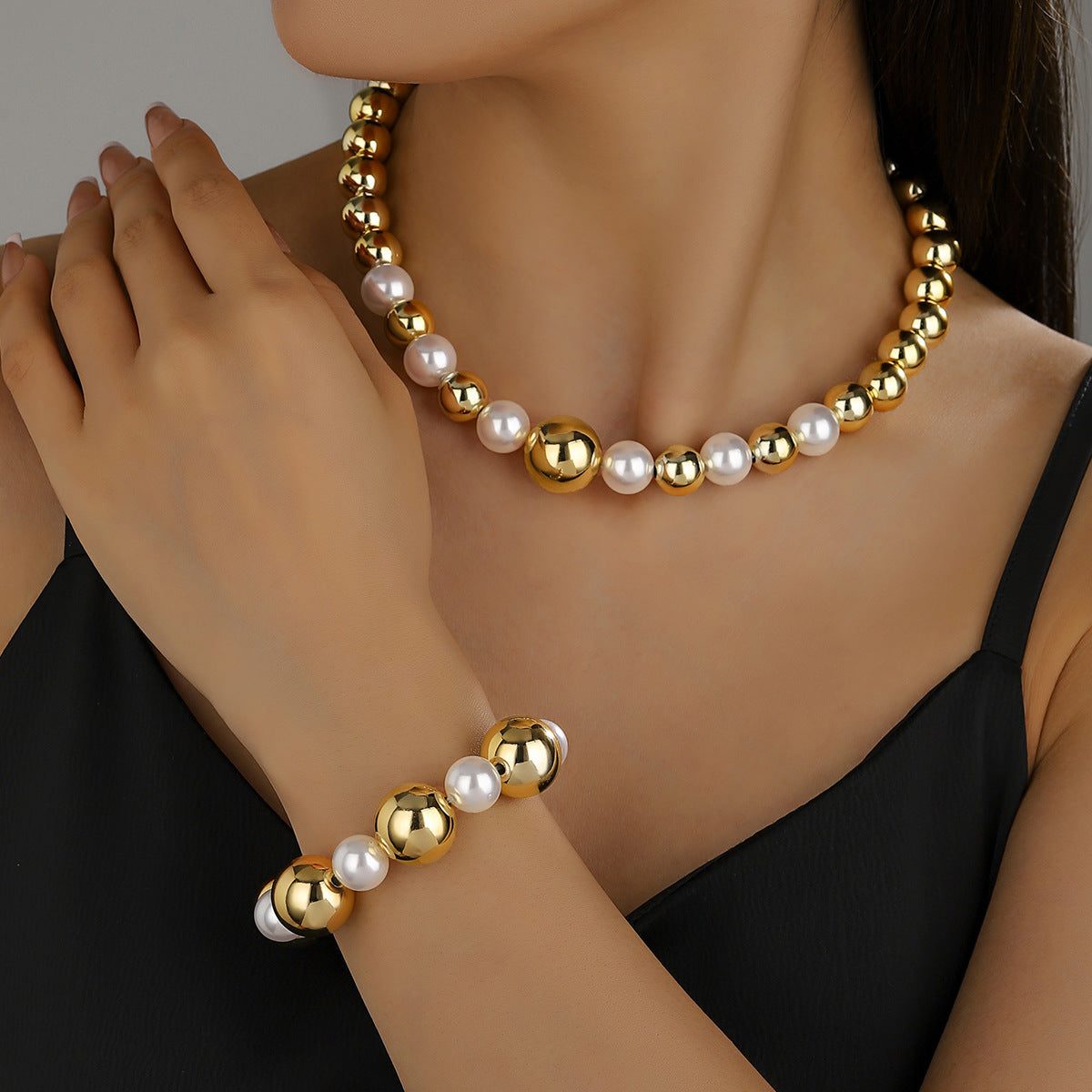 Wholesale Exaggerated Punk Style Round Imitation Pearl Choker Necklace Fashion Jewelry Accessory For Boutique Resale