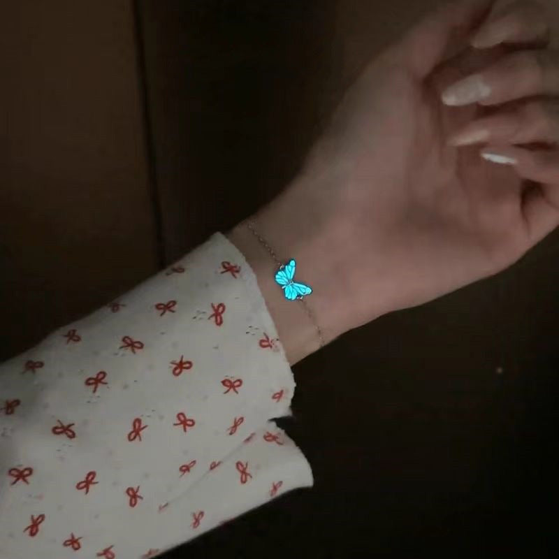 Wholesale Luminous Blue Butterfly Necklace Fashion Jewelry Accessory Zinc Alloy Electroplated Chic Party Gift