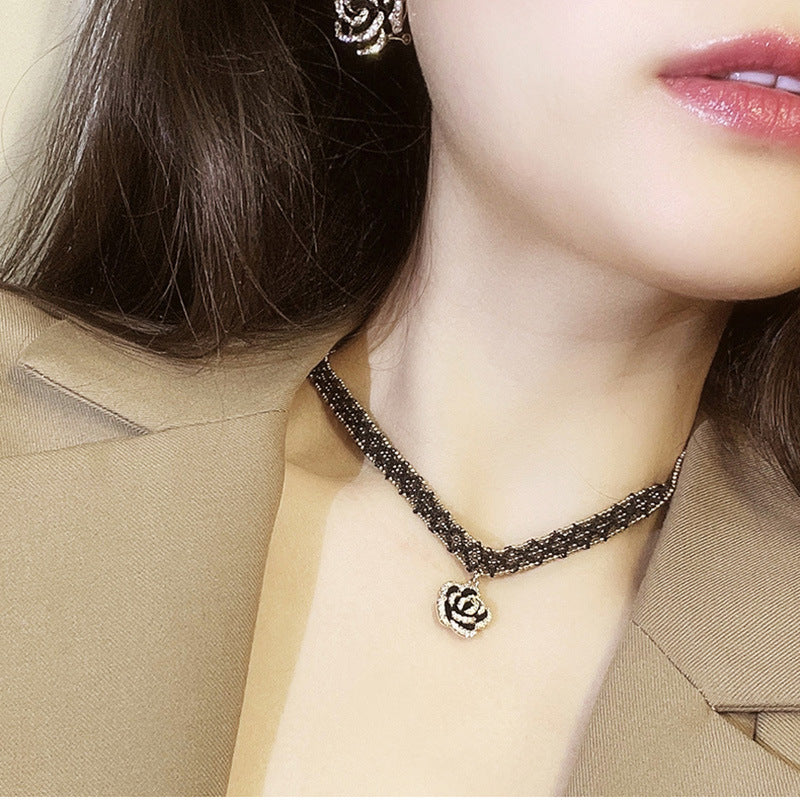 Wholesale Rose Necklace  Light Luxury Jewelry Clavicle Chain Necklace