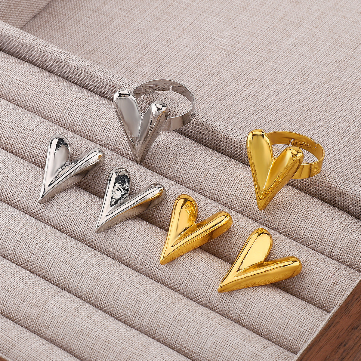 Wholesale geometric V love personality design high sense temperament open ring earrings