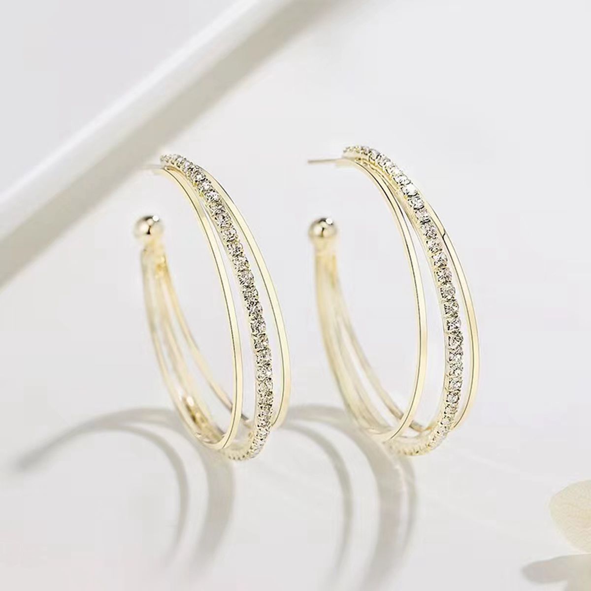 Wholesale three-circle diamond super shiny earrings