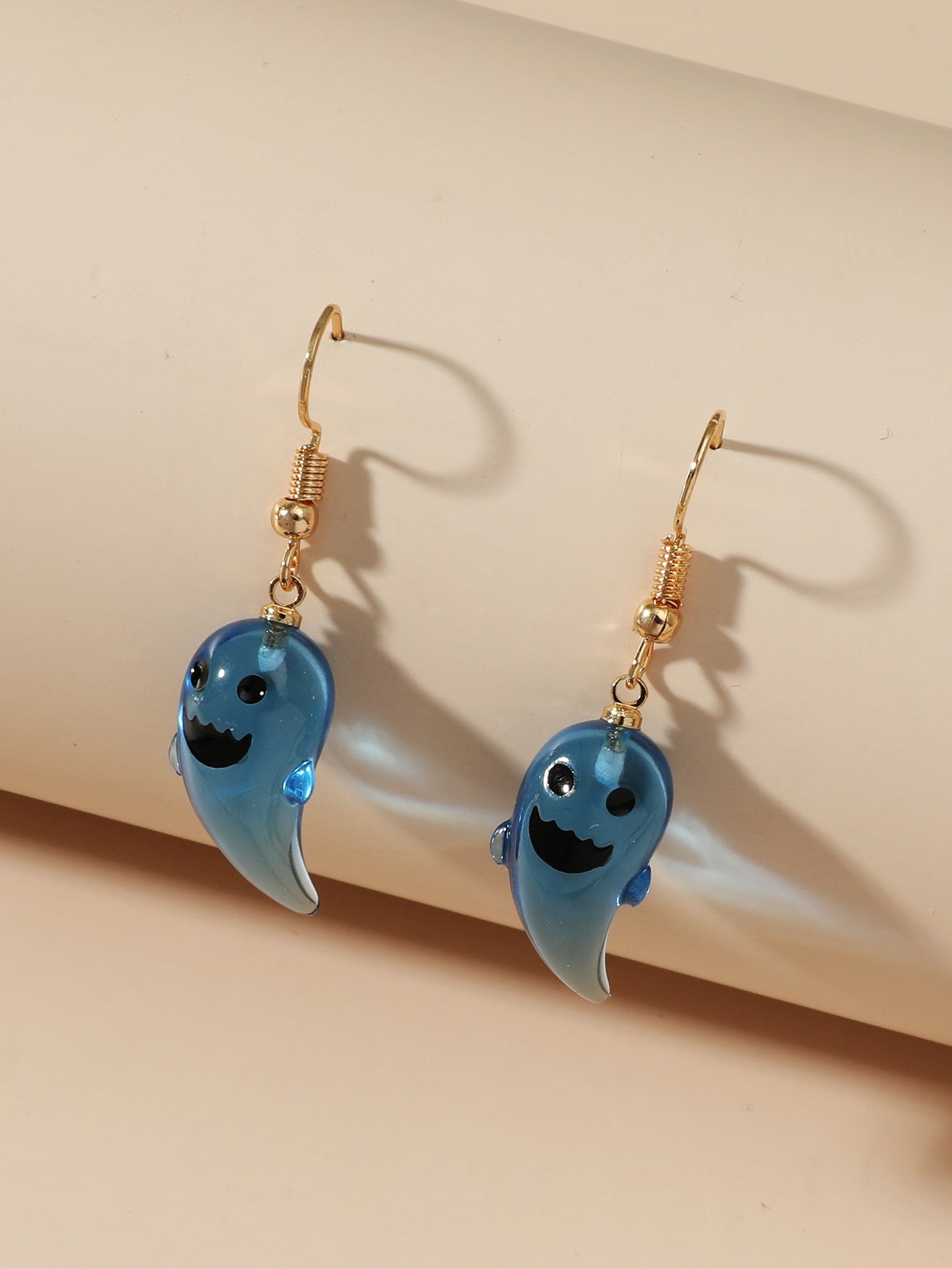 Wholesale  Halloween earrings personality cute resin ghost pendant earrings