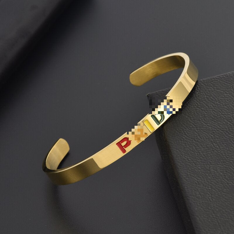 Bracciale aperto a sei colori lucido a forma di C in acciaio al titanio aperto all'ingrosso