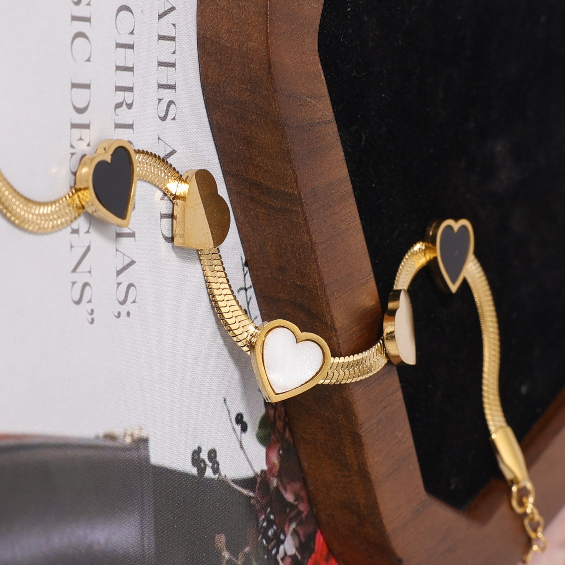 Wholesale Stainless Steel Black &  White Mother-of-Pearl Heart Snake Chain
