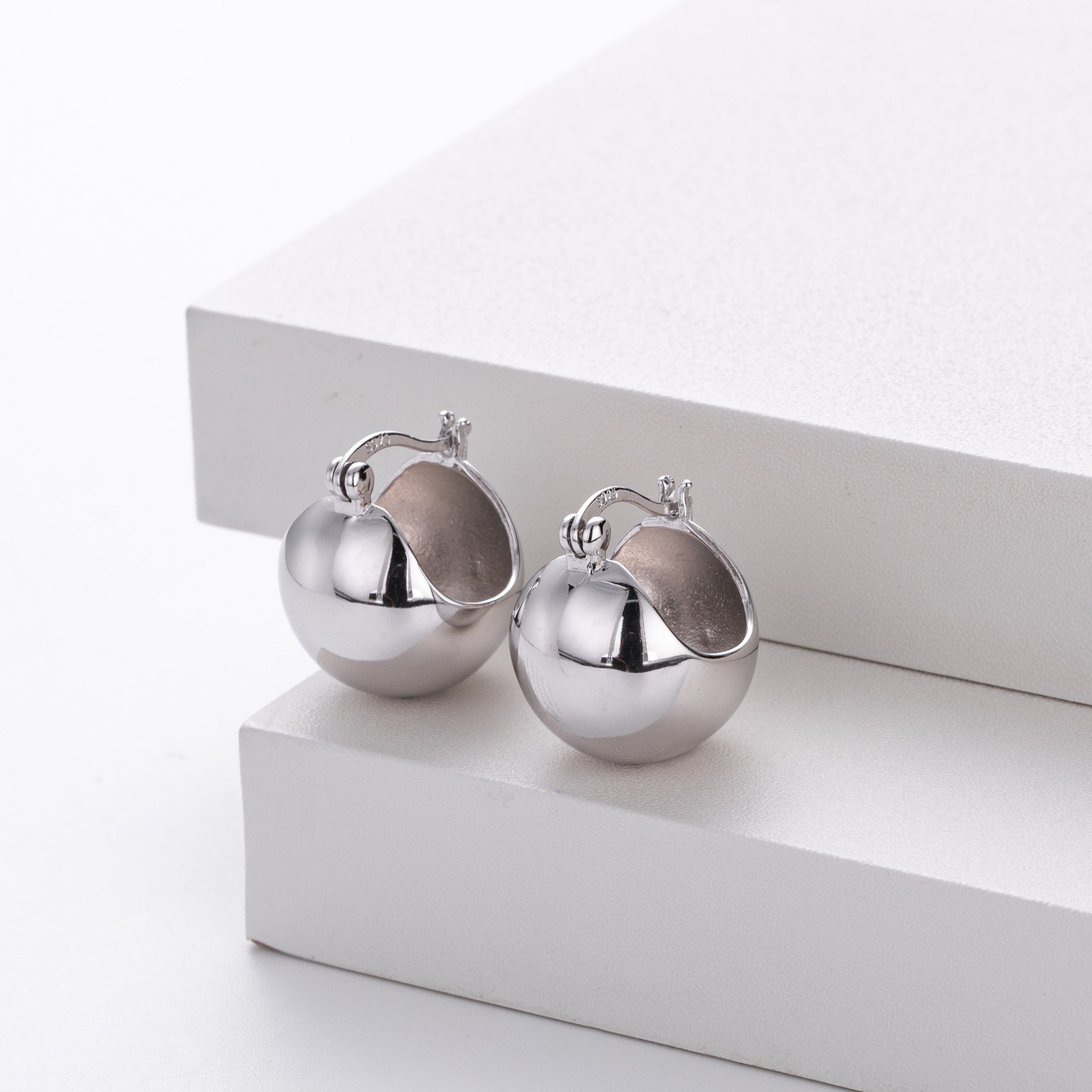 Wholesale s925 sterling silver  semicircular retro  earrings luxury simple temperament earrings