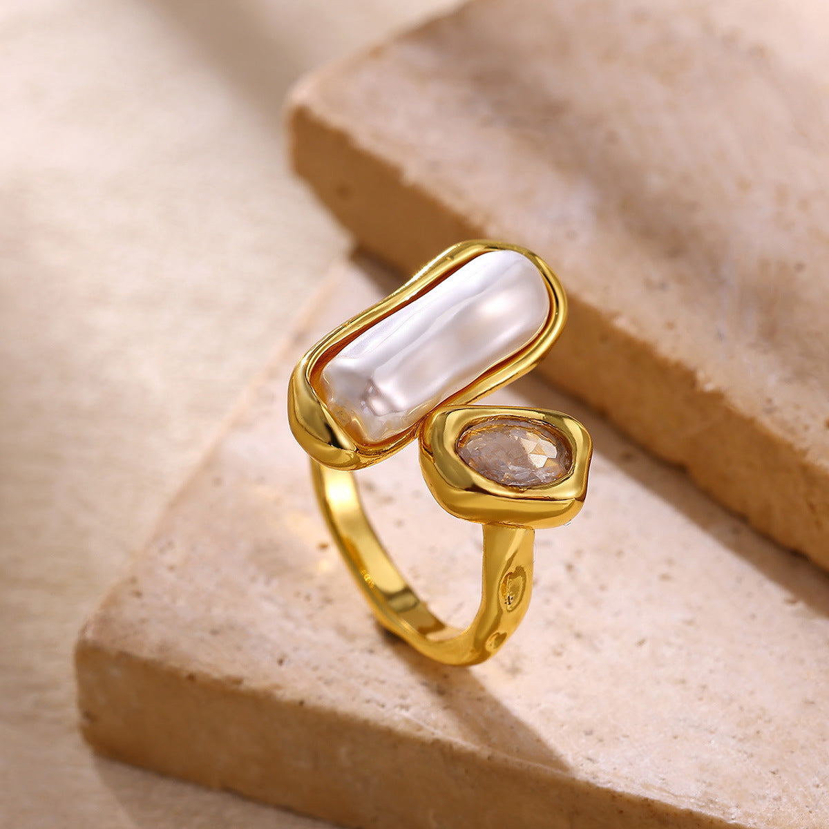 Wholesale Vintage Gold Plated Stainless Steel Pearl Zircon Open Ring Fashion Accessory Boutique Resale