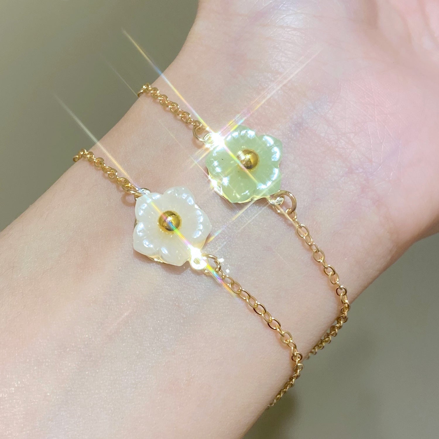 Wholesale Trendy Tulip Flower Bracelet For Women Alloy Electroplated Rhinestone Jewelry Accessory Sweet Spring Summer Gift