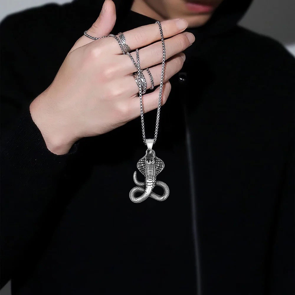 Wholesale Retro Cobra Pendant Necklace Zinc Alloy Punk Rock Fashion Accessory for Men and Women