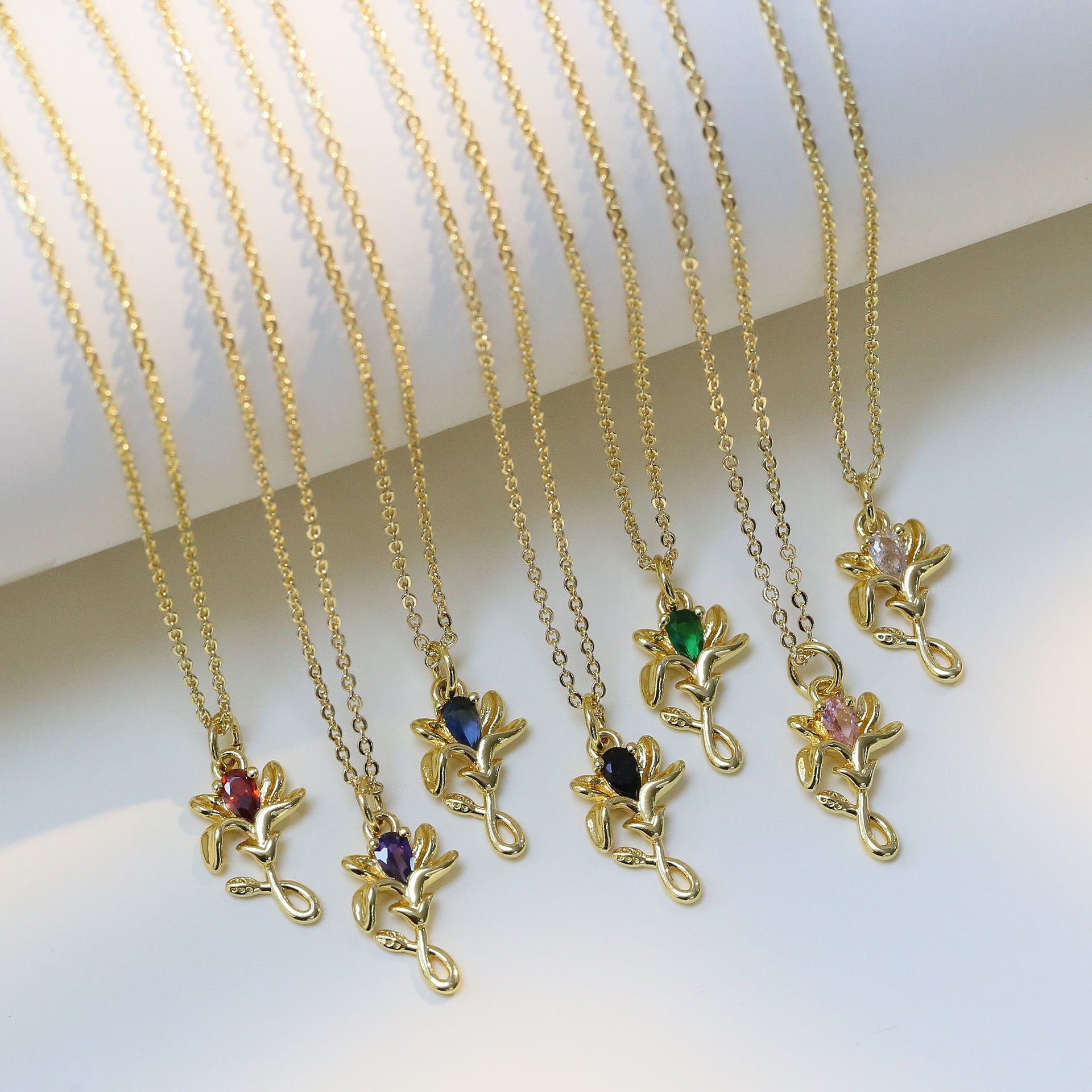 Wholesale Cute little zircon flower pendant necklace