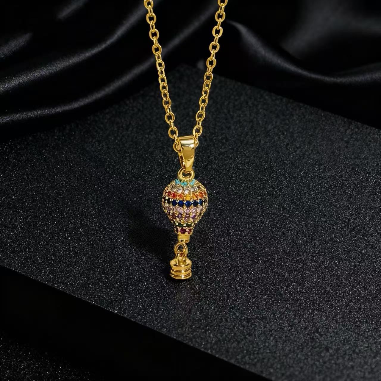 Wholesale Colorful Zircon Hot Air Balloon Pendant Necklace Copper Electroplated Women S Fashion Jewelry Accessory Trendy Collarbone Chain For Gift