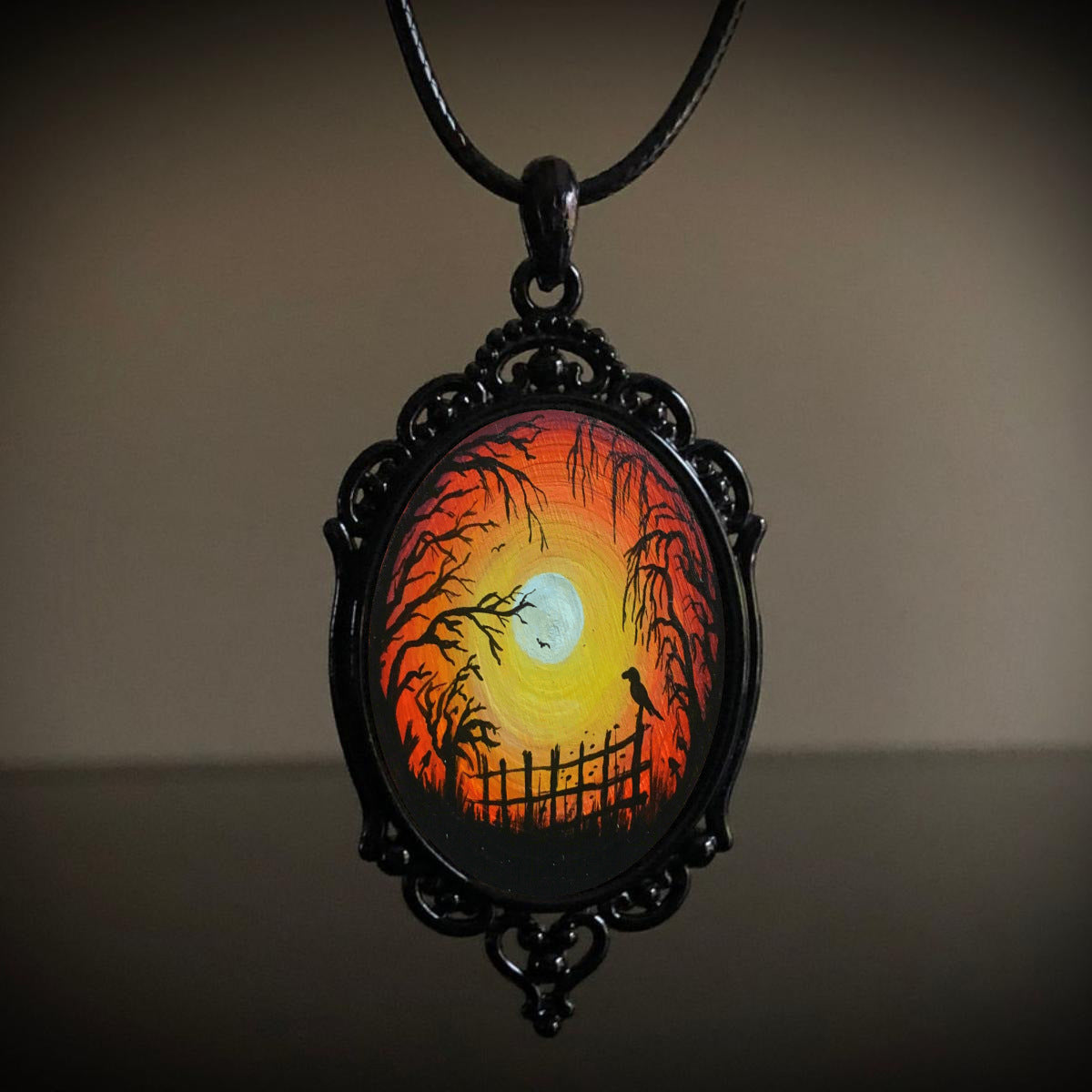 Wholesale Alloy Electroplated Gothic Crow Forest Pendant Necklace,  Trendy Jewelry Accessory for Gift Boutique