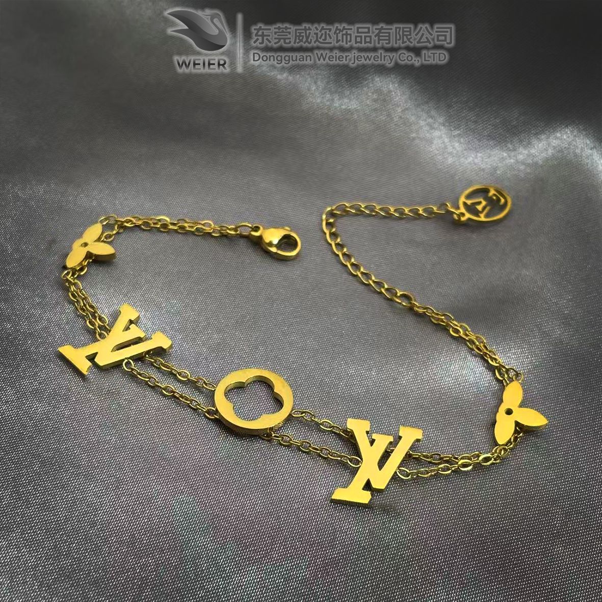 Wholesale Titanium Steel Plated 18K Gold Four-Leaf Clover Cut Out Bracelet Fashion Accessory Gift Boutique Resale
