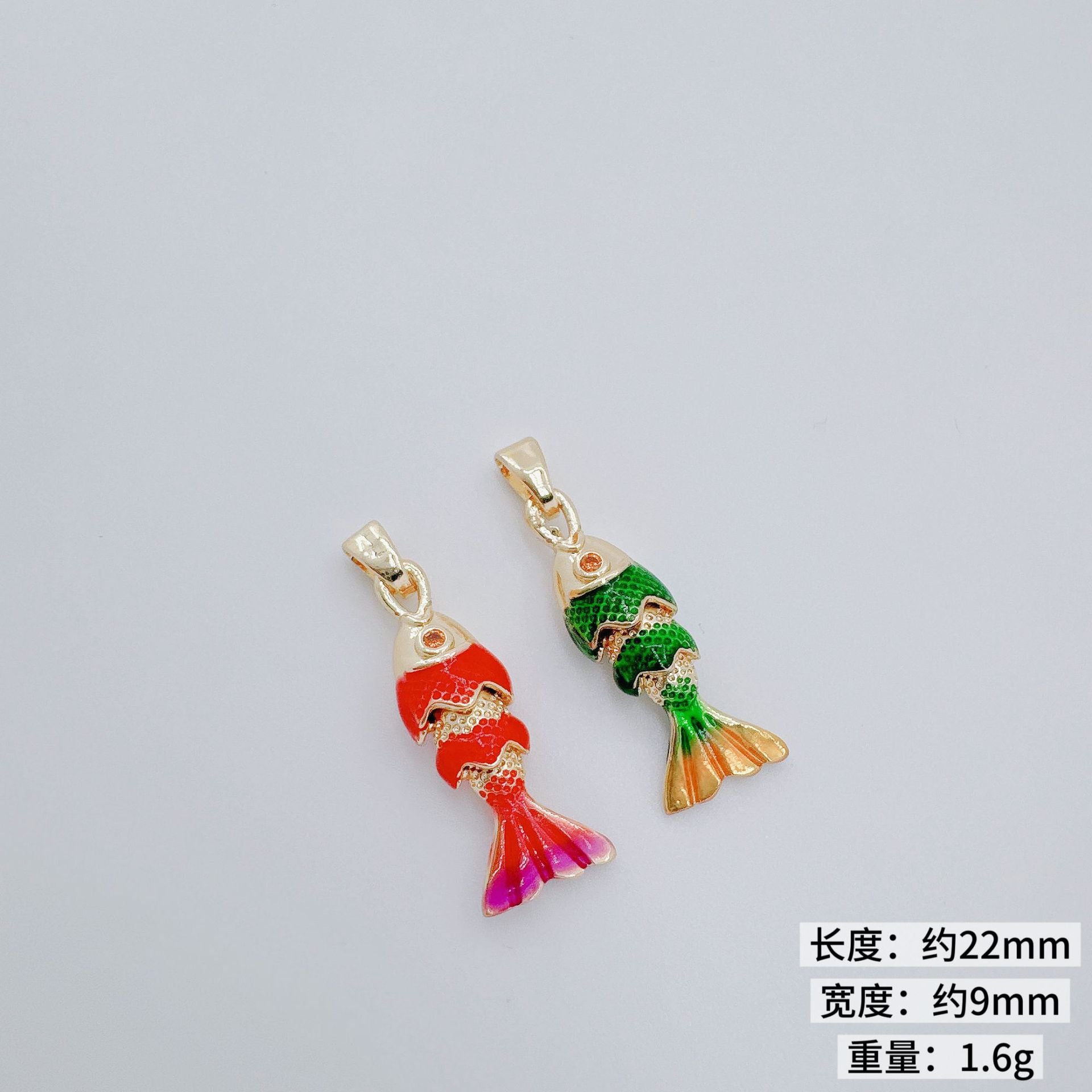 Wholesale Gold Plated Copper Sea Fish Pendant Necklace,  Trendy Fashion Accessory for Women
