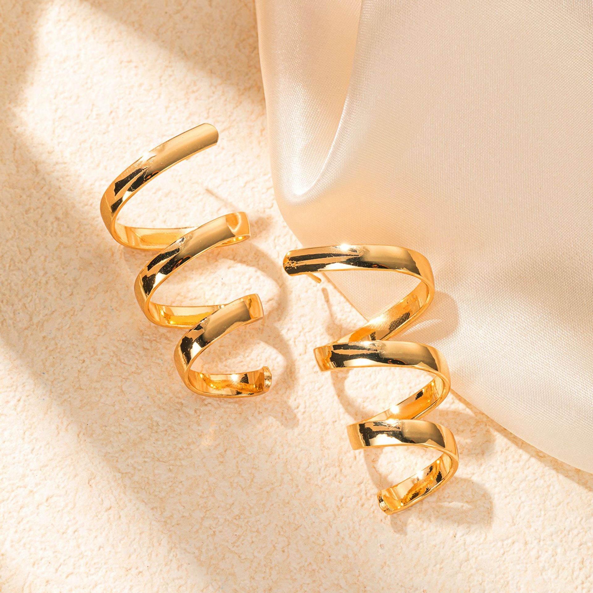 Wholesale  titanium steel metal feeling retro versatile  earrings