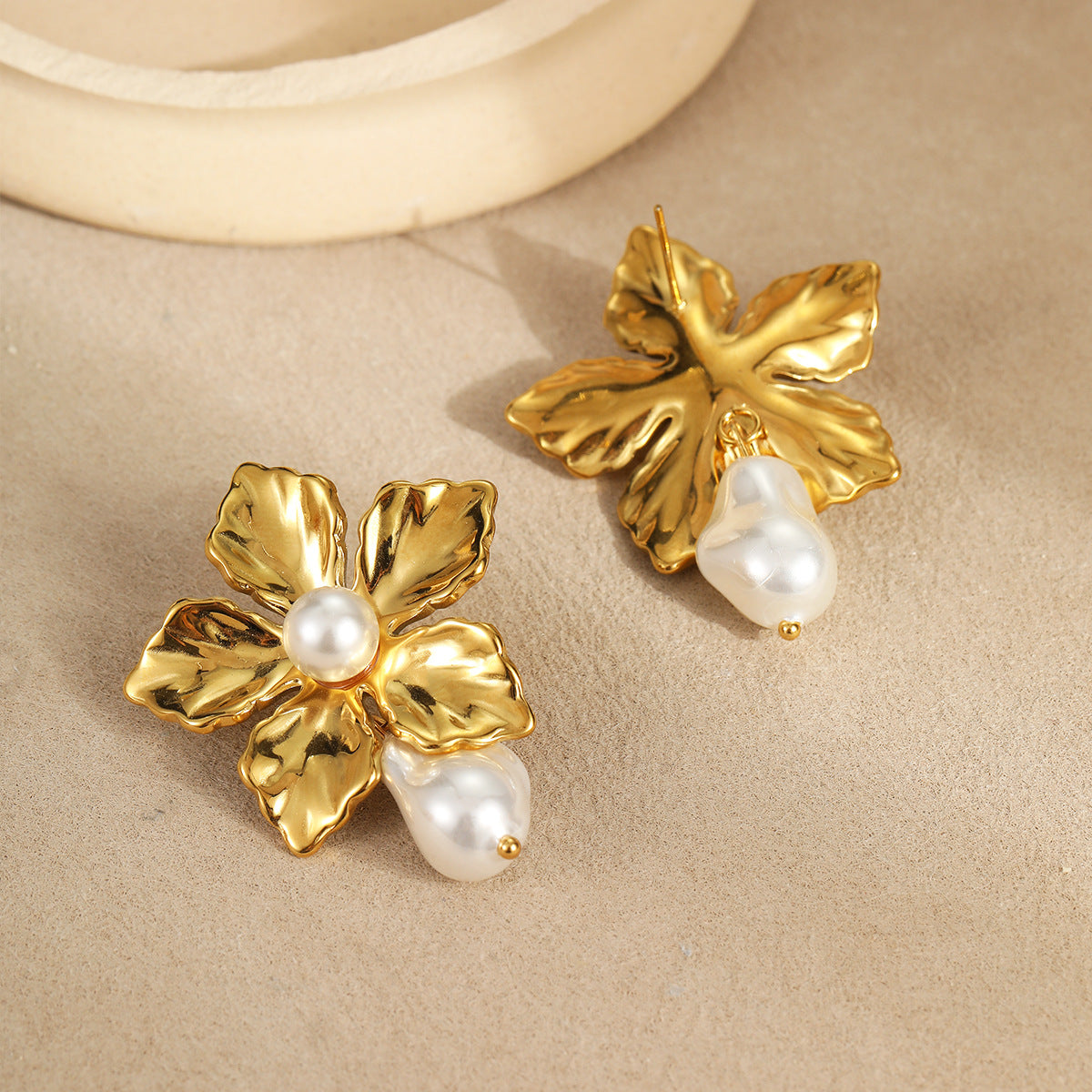 Wholesale  retro baroque pearl flowers stainless steel 18K gold earrings