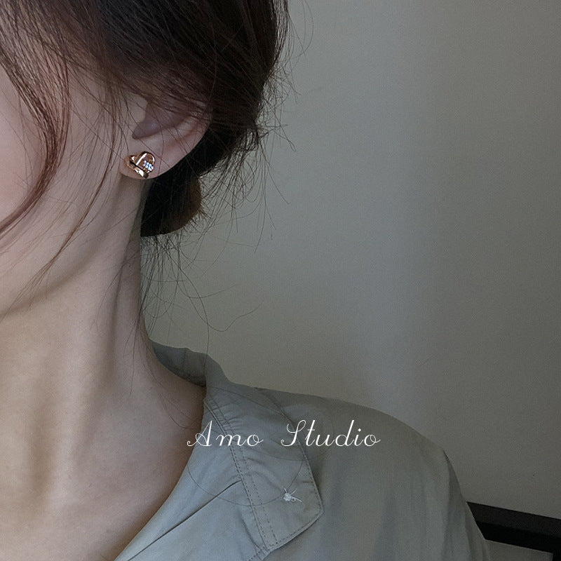 Wholesale Sweetheart Earrings for Women Rose Gold Heart-Shaped Ear Accessories Simple Fresh Sweet Earrings Trendy Clip-On Earrings for Non-Pierced Ears