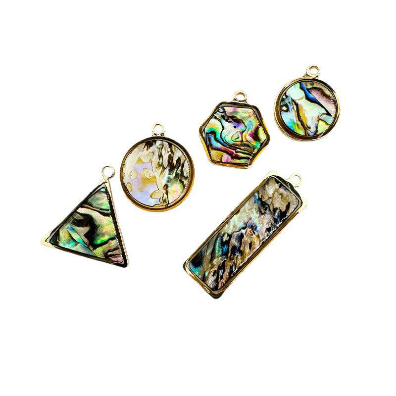 Wholesale Trendy Geometric Shell Pendant Copper Electroplated DIY Jewelry Accessory For Layering Necklaces Boutique Resale