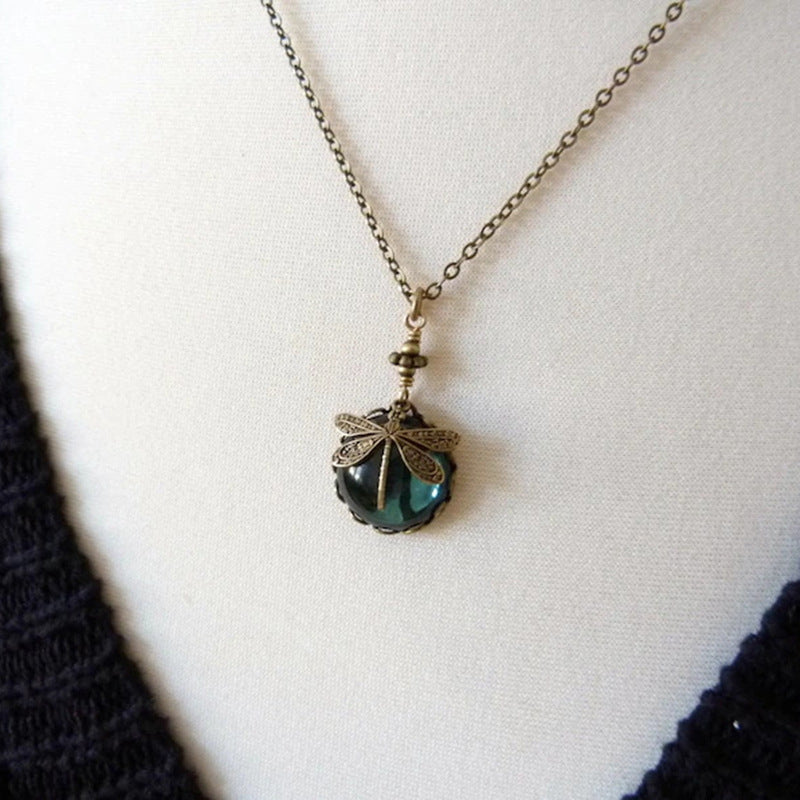 Wholesale Retro Dragonfly Green Crystal Pendant Necklace For Women Bohemian Party Chic Jewelry Gift