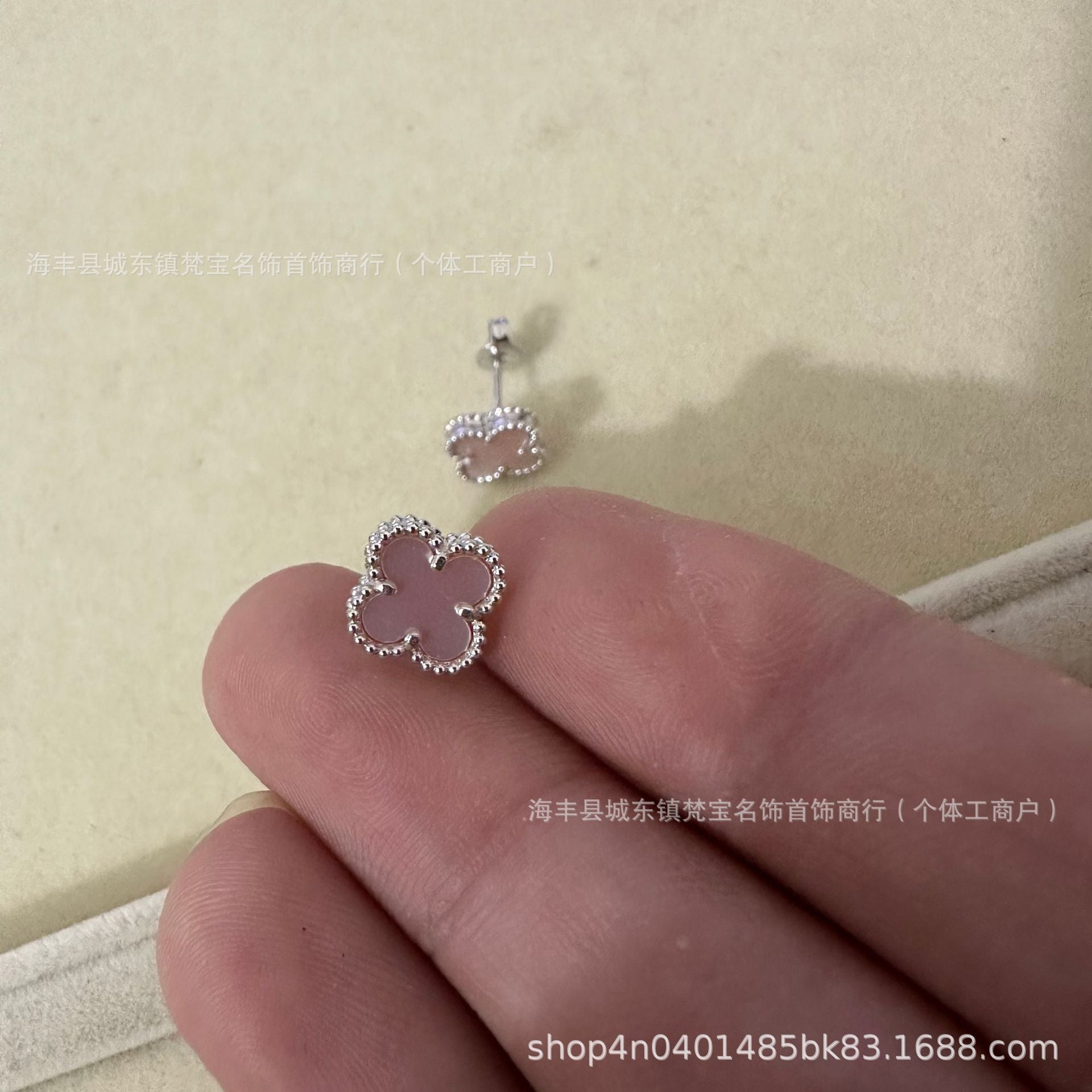 dxx-img:0ffc49617de333cef2da03a66592782d,ACC-ES-6129065336645-M1