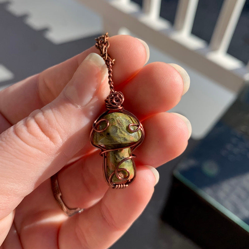 Wholesale Natural Crystal Mushroom Pendant Handmade Silk Cute Little Mushroom Crystal Mesh Bag Necklaces ACC-NE-RongGuan014