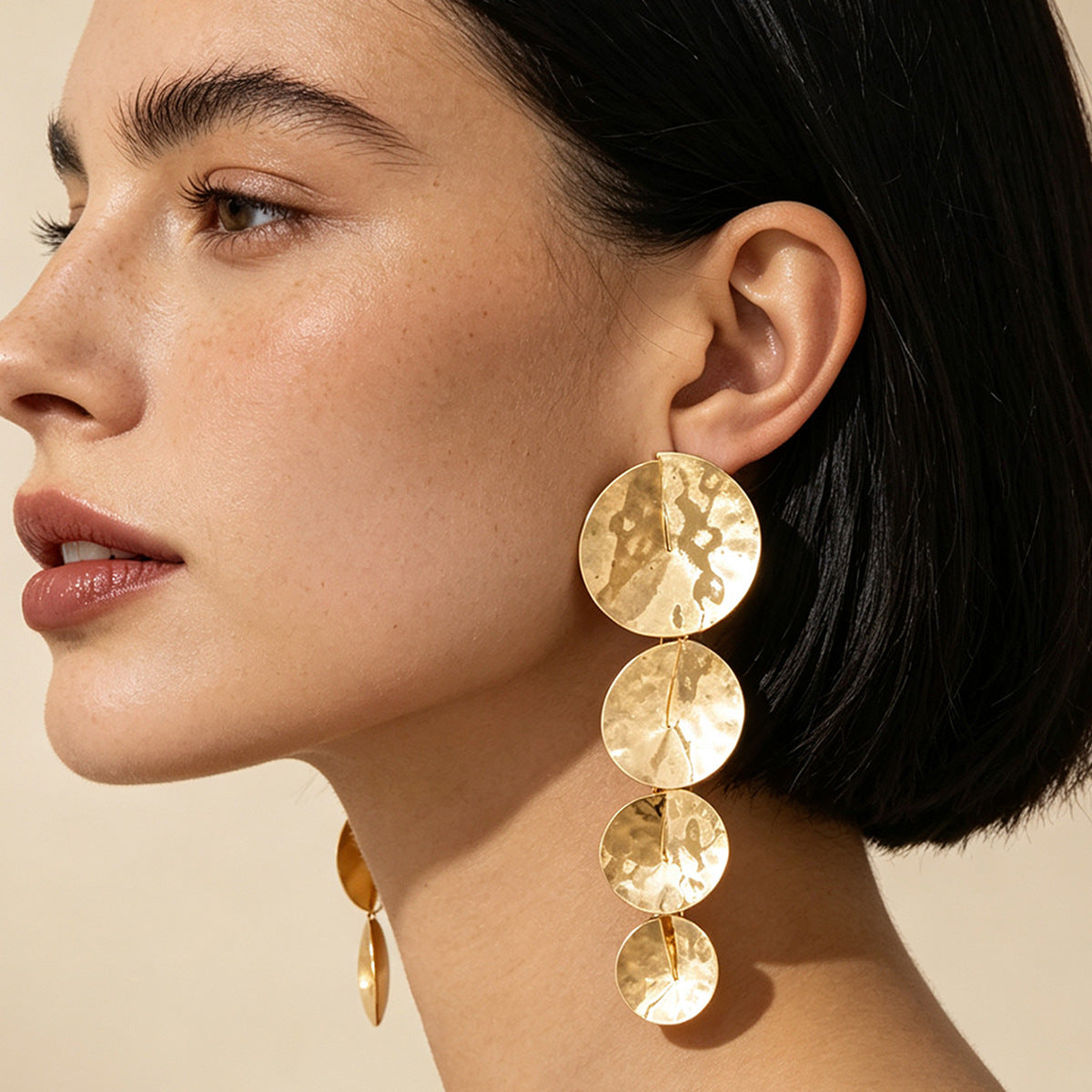 Wholesale Vintage Gold Tone Hammered Tassel Drop Earrings Layered Chic Vacation Jewelry Accessory For Women