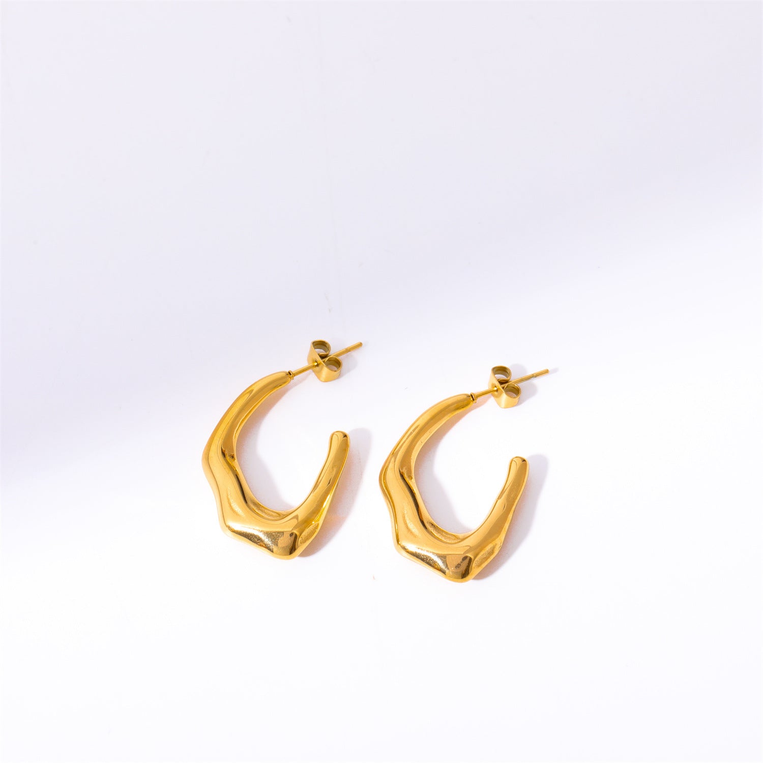 Wholesale 18k Gold Plated Titanium Steel C-shaped Earrings