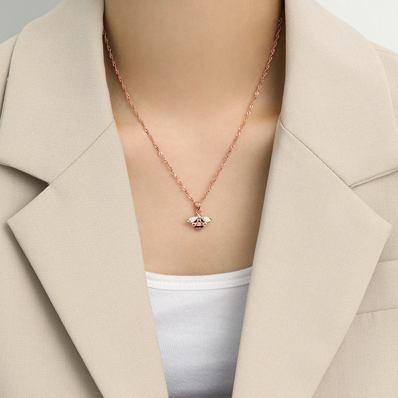 Wholesale Bohemian Light Luxury Simple Diamond Bee Necklace ACC-NE-YingRong007