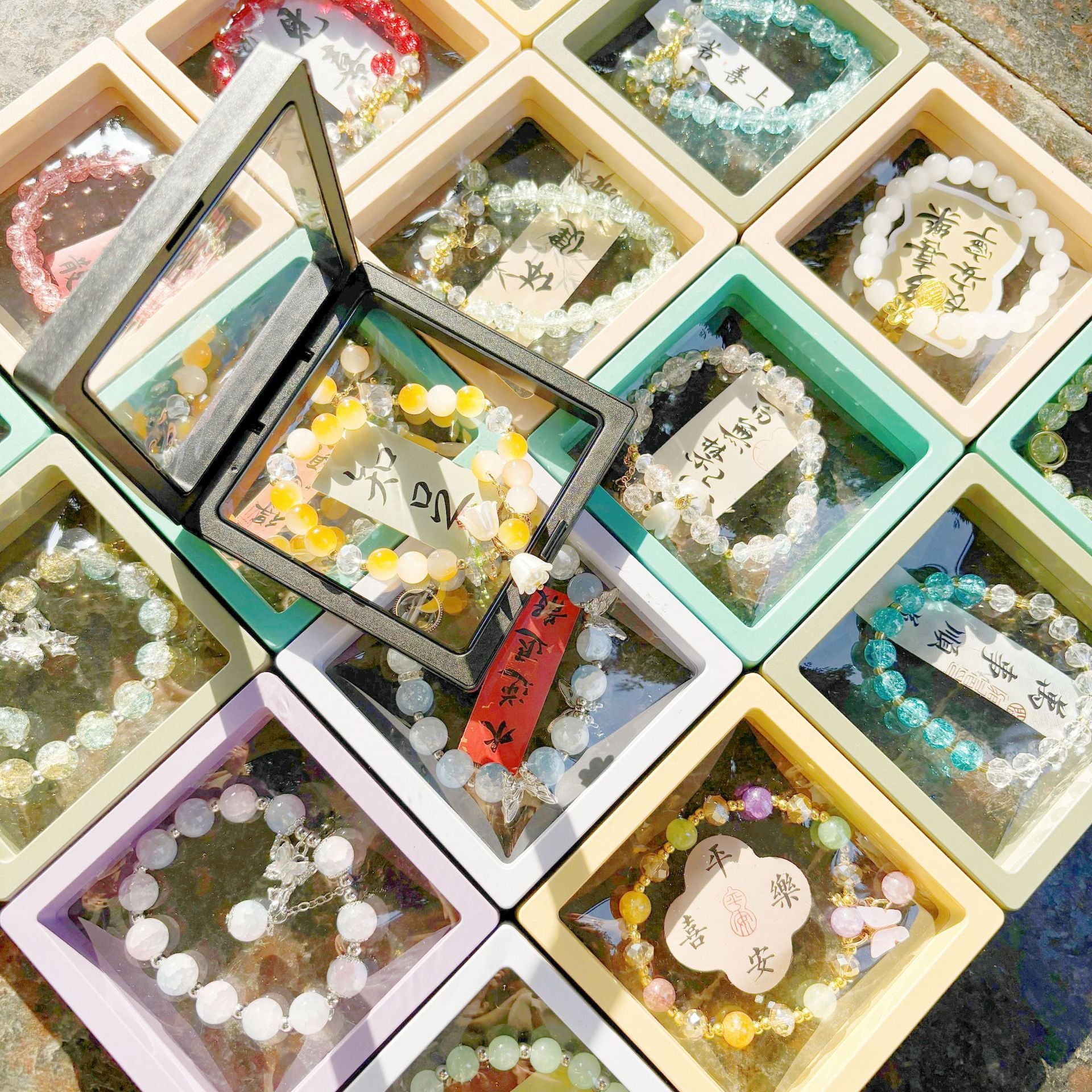 Wholesale Glass Crystal Bead Bracelet Fashion Accessory for Resale
