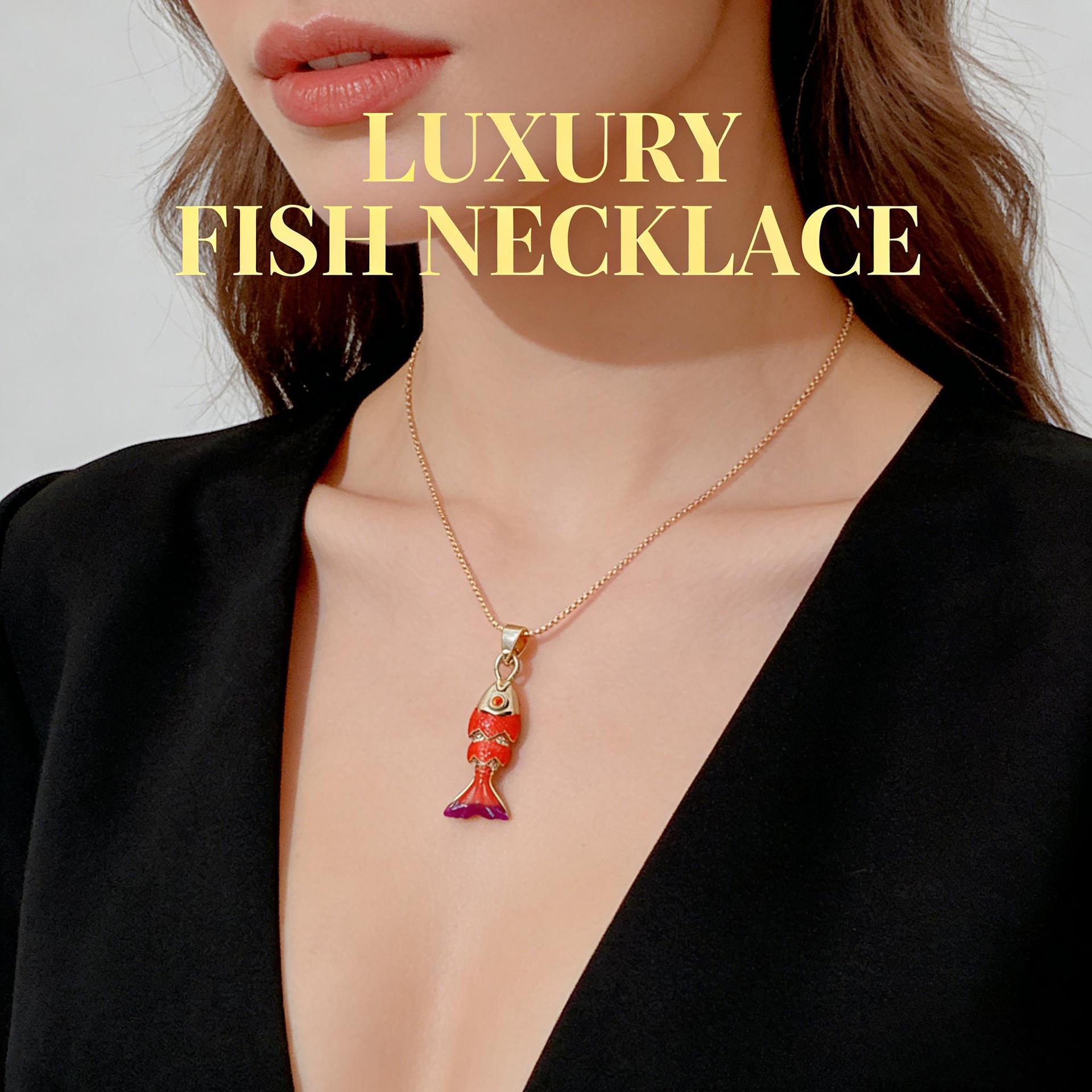 Wholesale Gold Plated Copper Sea Fish Pendant Necklace,  Trendy Fashion Accessory for Women