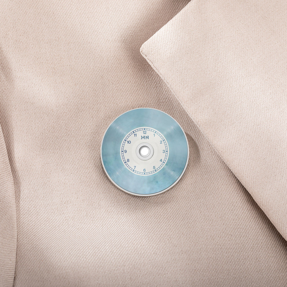 Wholesale  personality clock record shape round alloy badge brooch