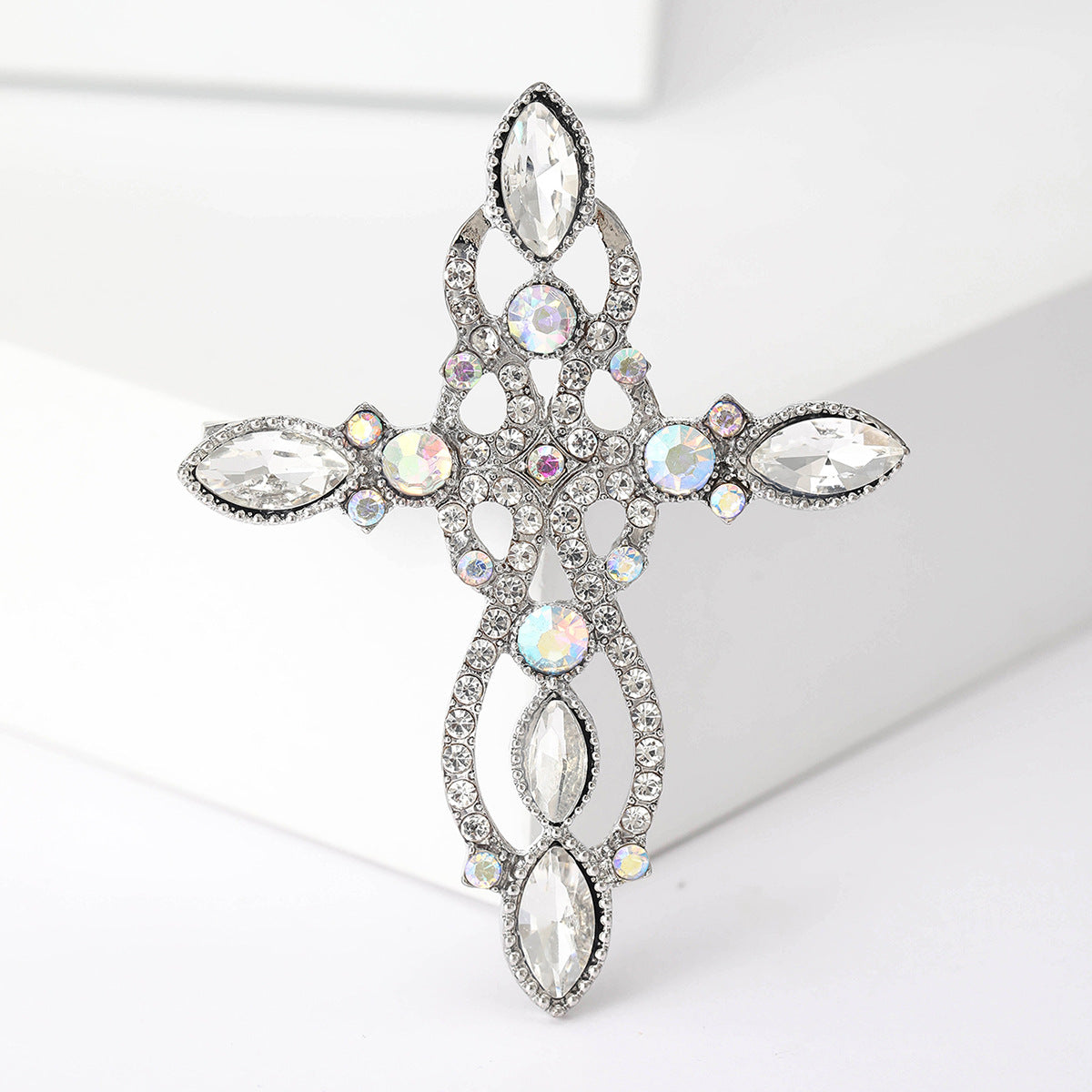 Wholesale Gold Retro Rhinestone Cross Brooch Trendy Coat Sweater Boutique Fashion Accessory