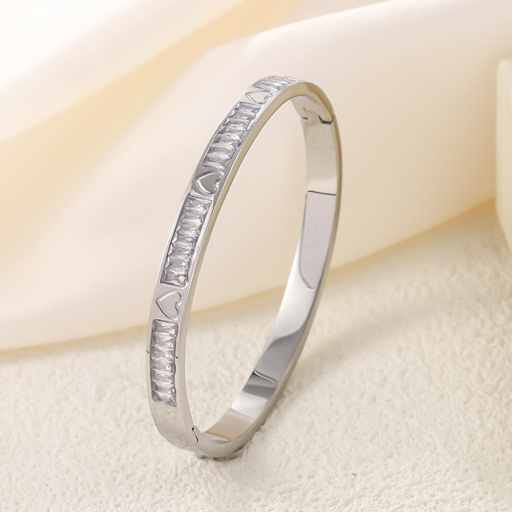 Wholesale Chic Heart Cubic Zirconia Stainless Steel Bracelet Stylish Everyday Wear Jewelry Accessory For Women