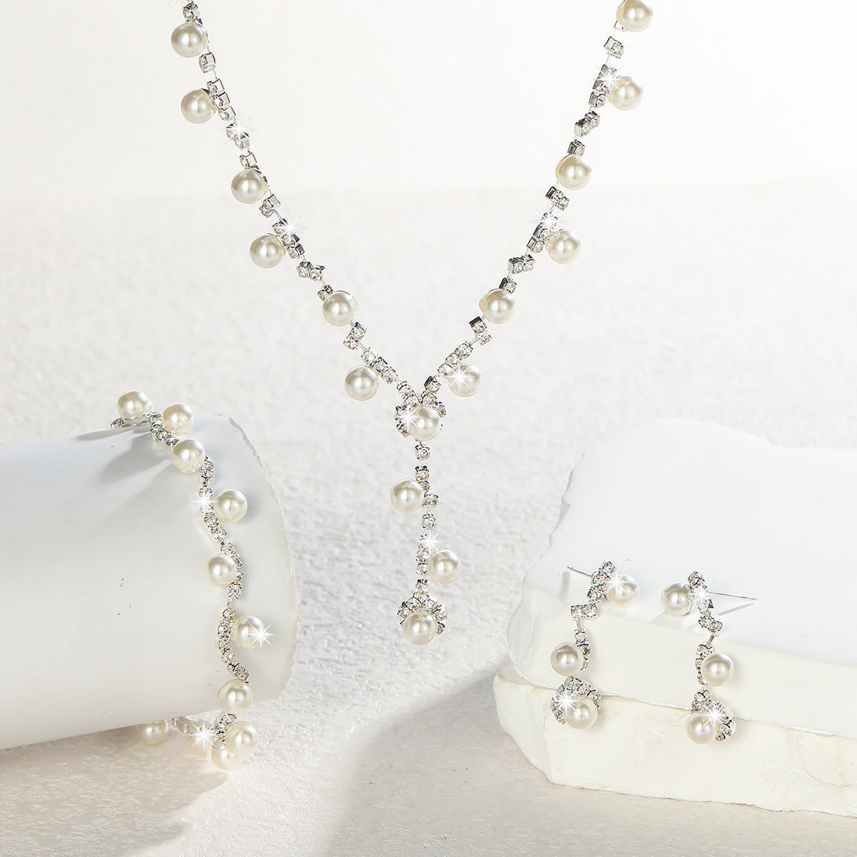 Wholesale Necklace and earrings jewelry set versatile accessories for banquet dresses