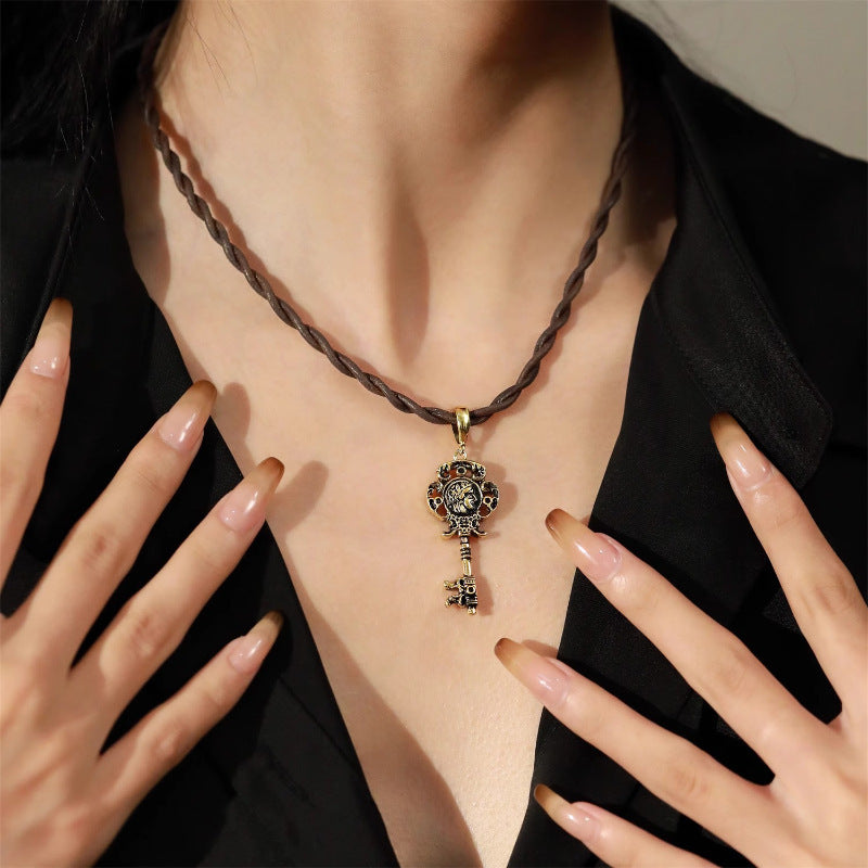 Wholesale Owl Key Pendant Fashion Retro Distressed Versatile Necklace Vintage Necklace ACC-NE-Wanshen006