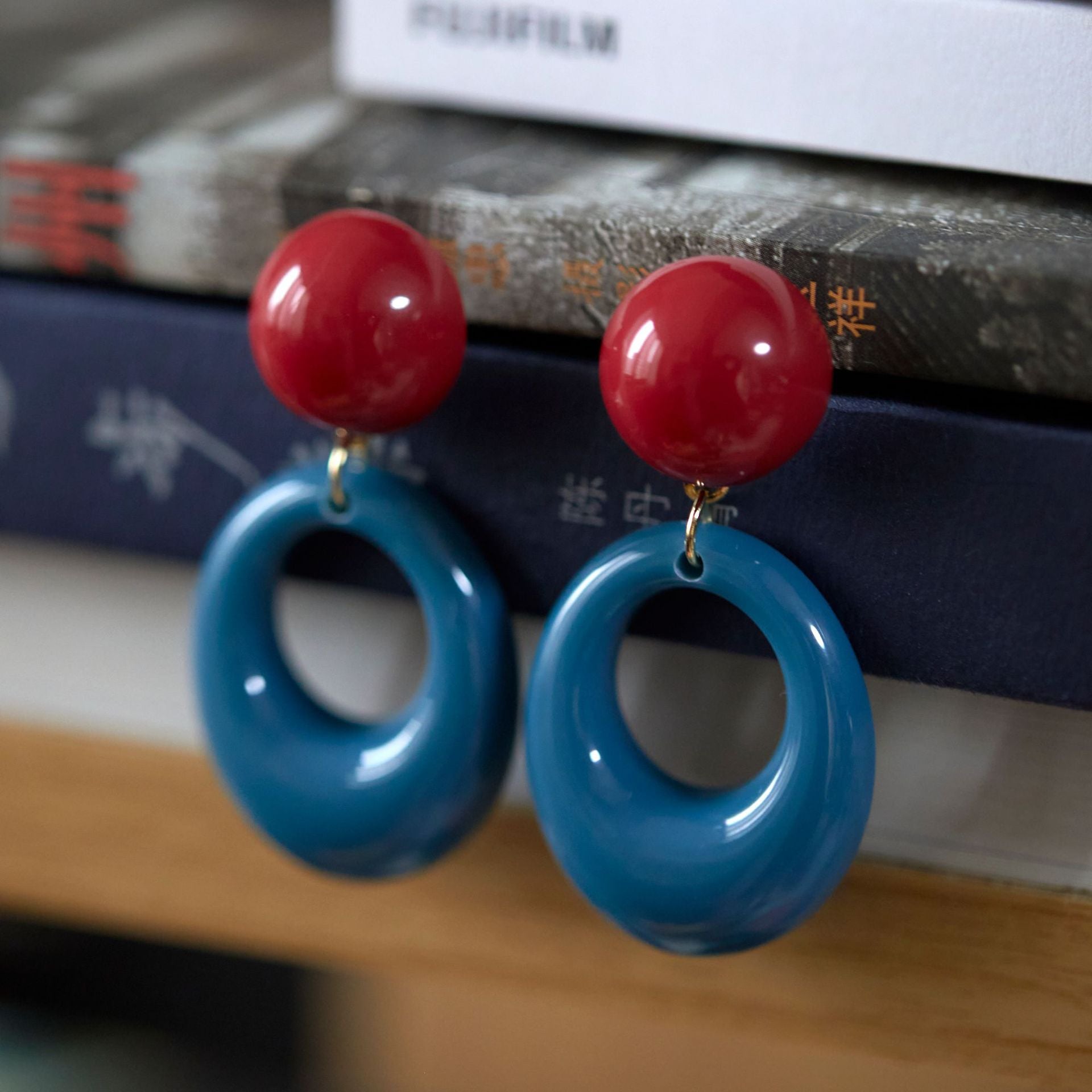Wholesale Vintage Circle Contrast Acrylic Earrings