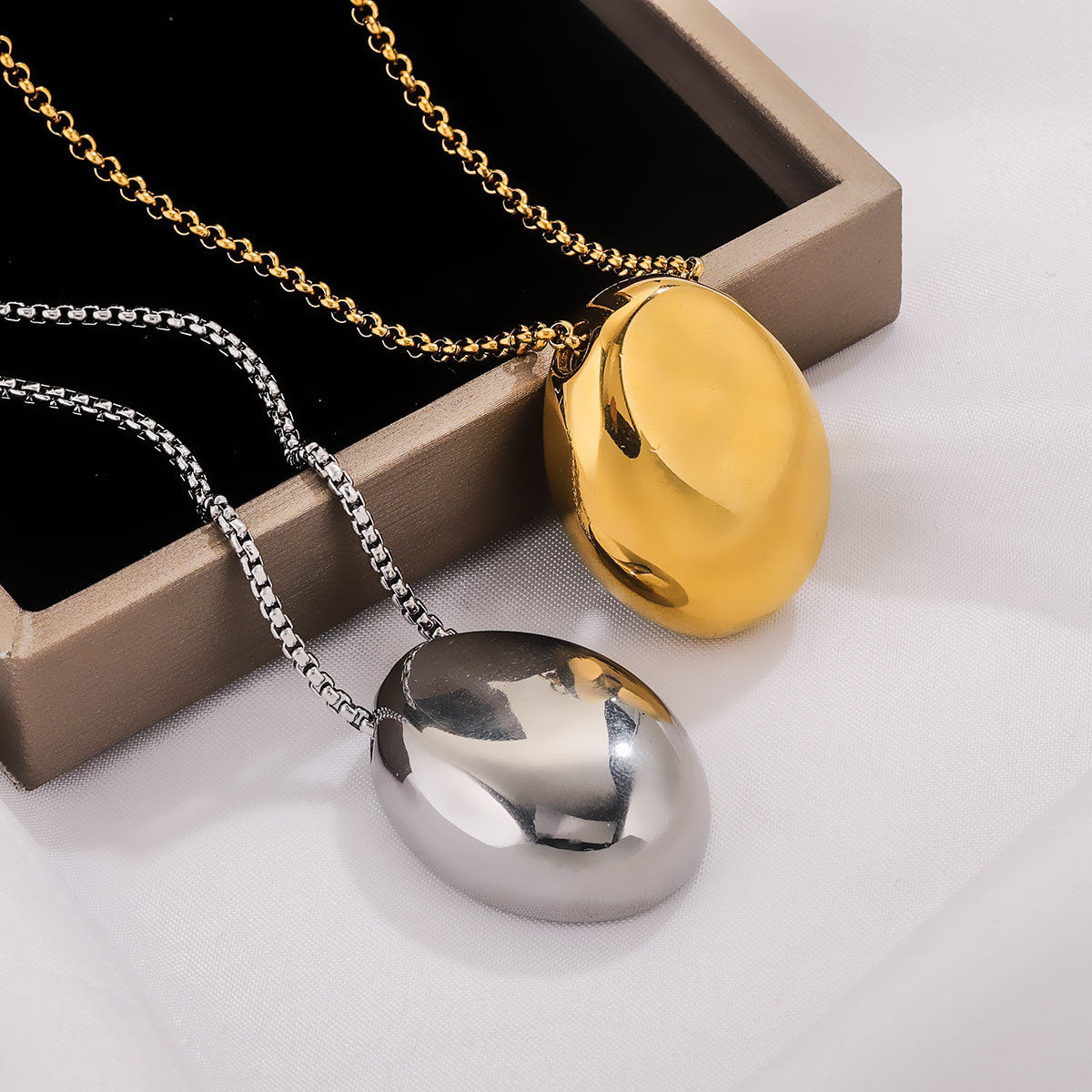 Wholesale Stainless Steel Long Oval Pendant Necklace