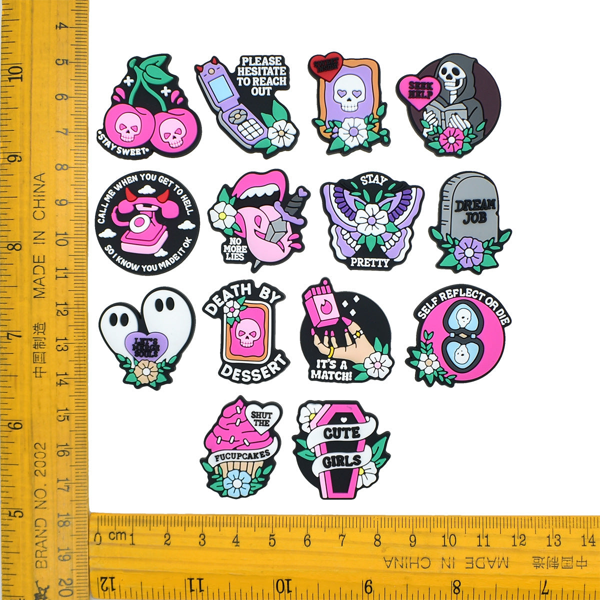 Scarpe e accessori alla moda transfrontalieri all'ingrosso dei cartoni animati Scarpe perforate staccabili in gomma morbida in PVC fiori per scarpe fibbie per scarpe fibbie decorative in stock