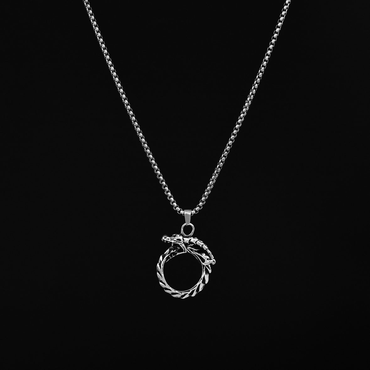 Wholesale Retro Snake Tail Pendant Necklace for Men,  Trendy Hip Hop Chain,  Boutique Resale Jewelry Accessory