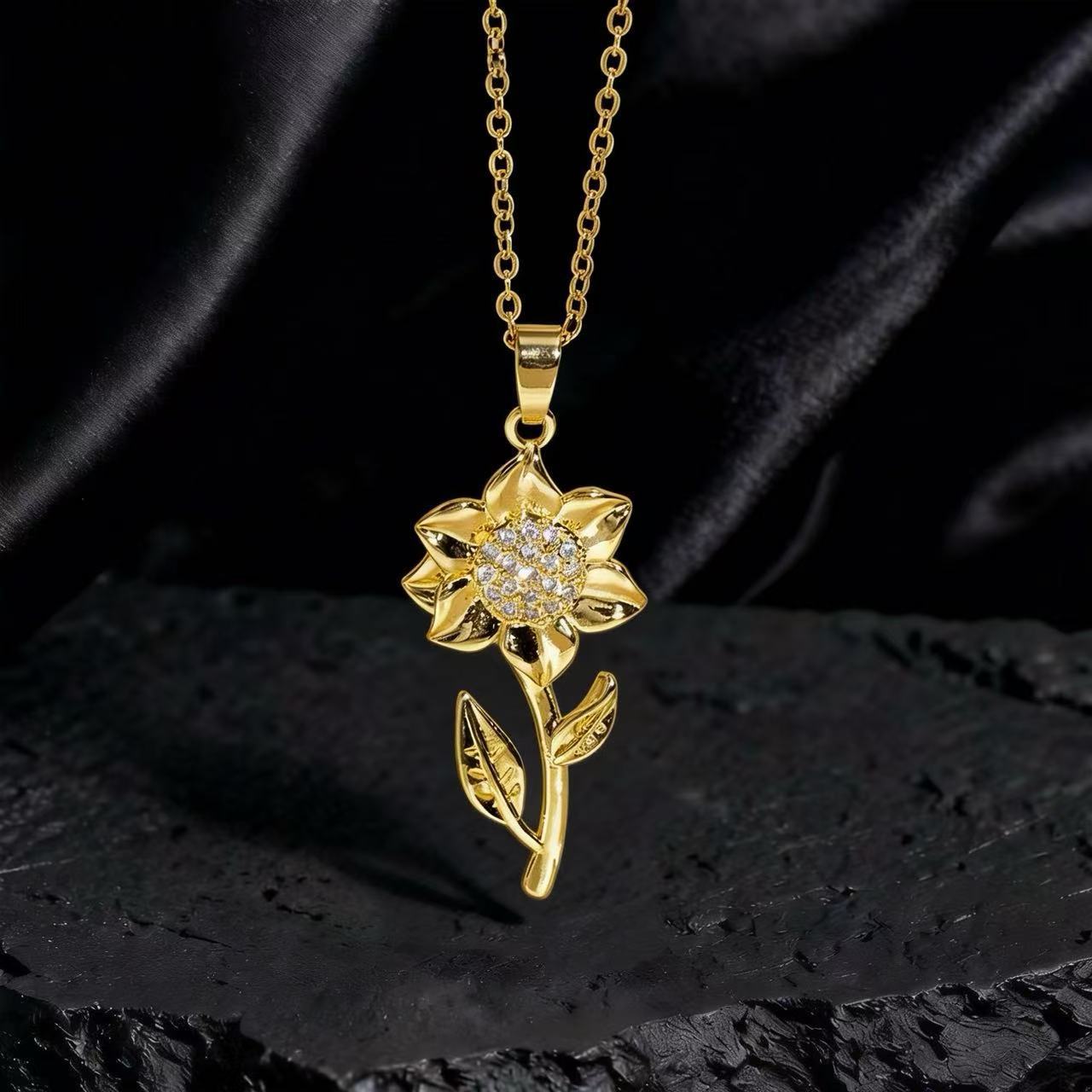 Wholesale Gold Plated Copper Zircon Sunflower Necklace Layering Jewelry For Women Trendy Party Fashion Accessory Everyday Wear Boutique Resale