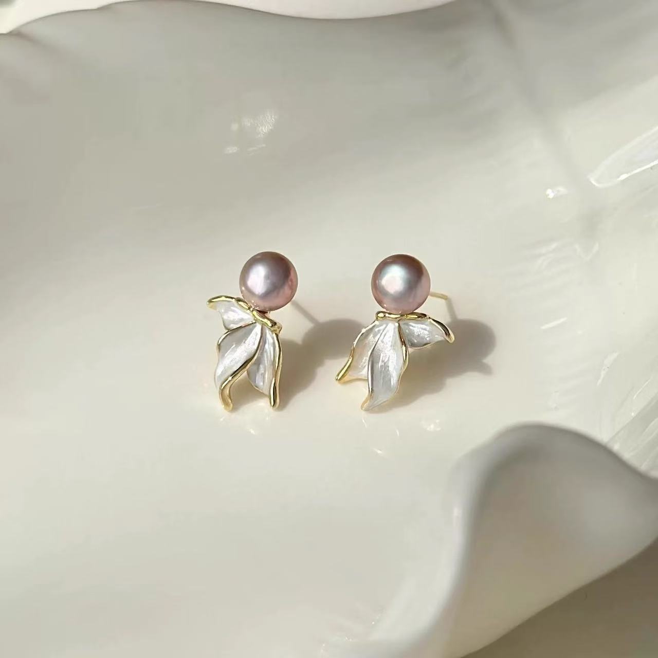 Wholesale Butterfly Pearl Fishtail Small Tassel Earrings