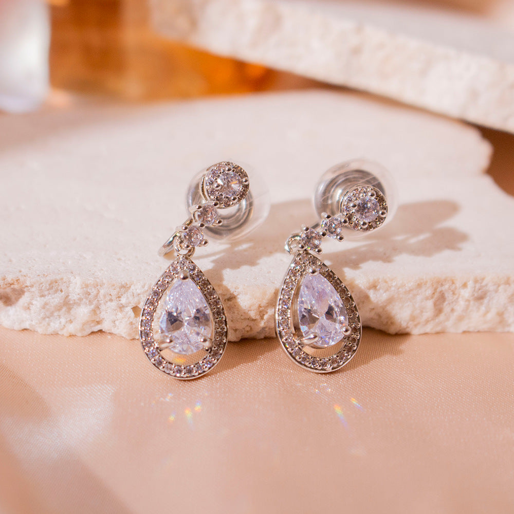 Wholesale Zircon teardrop-shaped mosquito coil ear clips with full diamond geometric earrings