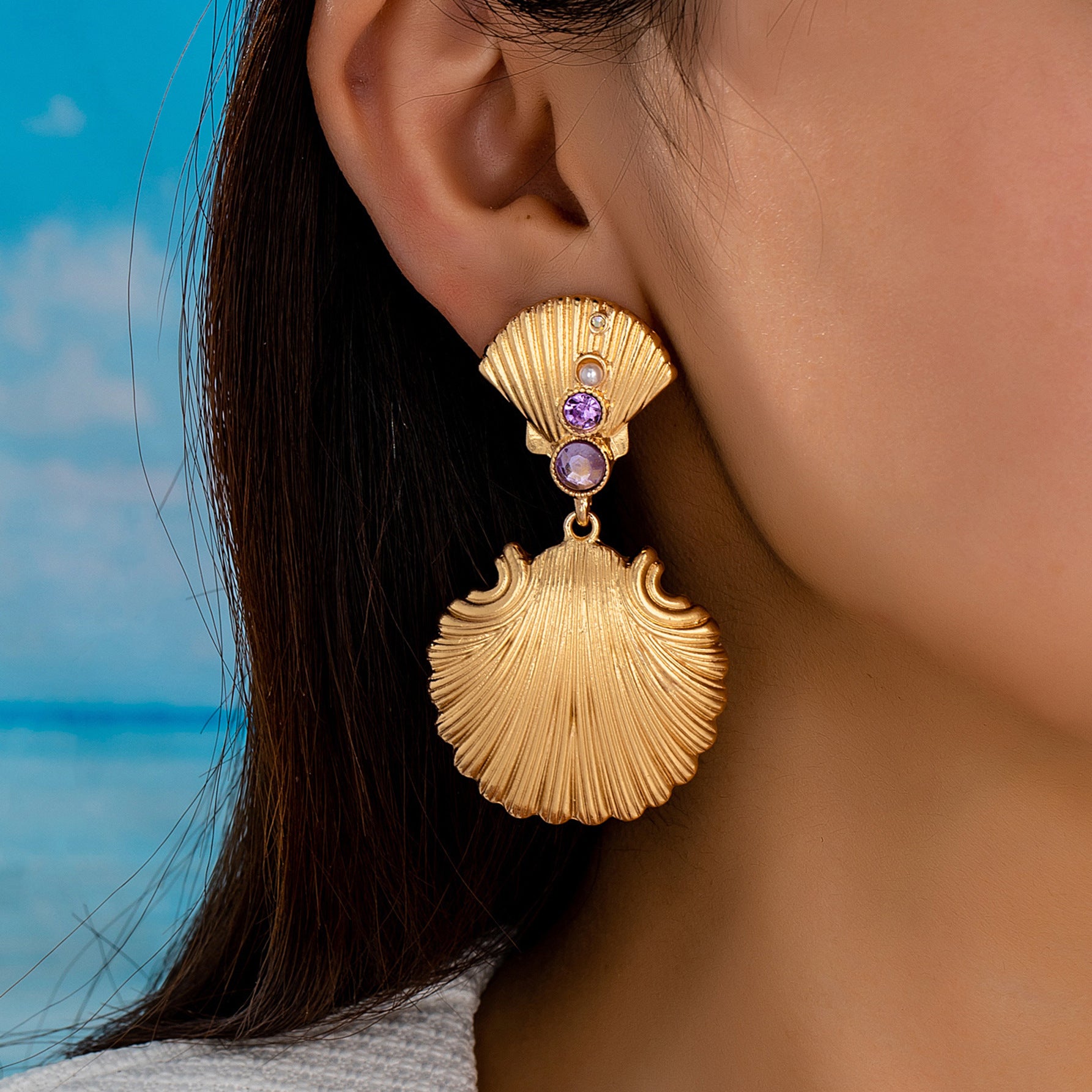Wholesale Trendy Vacation Style Purple Pearl Shell Gold Tone Earrings Zinc Alloy Fashion Accessory For Women Boutique Resale